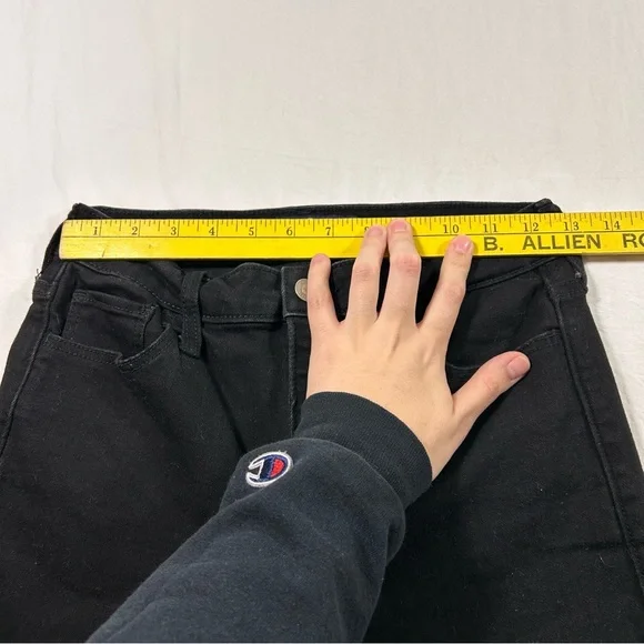 Hollister Black High-Rise Flare Jeans - Picture 4 of 7